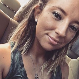 Meet your Posher, Brittany!